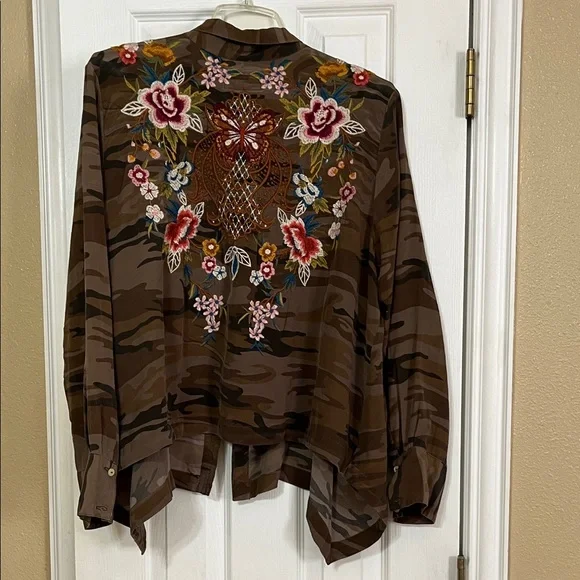 Johnny Was Brown Camouflage Shirt with Floral Embroidery - Picture 3 of 4